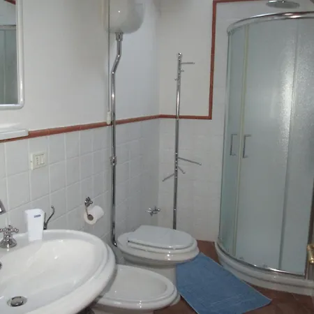 Alojamento de Acomodação e Pequeno-almoço Il Monchetto 3*